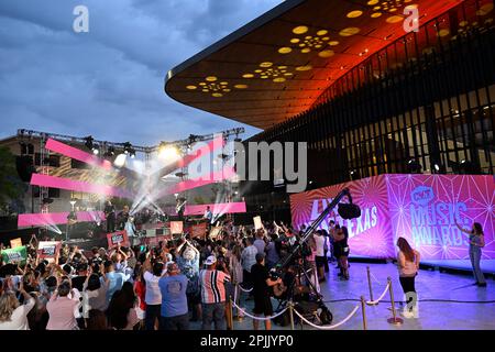 Austin Texas USA, 1 aprile 2023: Il cantante country NATE SMITH si esibisce durante una registrazione di atti in arrivo sul palco RAM Truck al Country Music Television Awards al di fuori del Moody Center di Austin. Credit: Bob Daemmrich/Alamy Live News Foto Stock