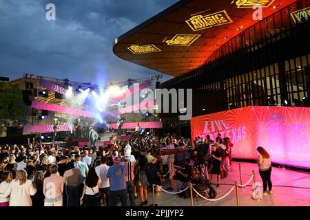 Austin Texas USA, 1 aprile 2023: Il cantante country NATE SMITH si esibisce durante una registrazione di atti in arrivo sul palco RAM Truck al Country Music Television Awards al di fuori del Moody Center di Austin. Credit: Bob Daemmrich/Alamy Live News Foto Stock