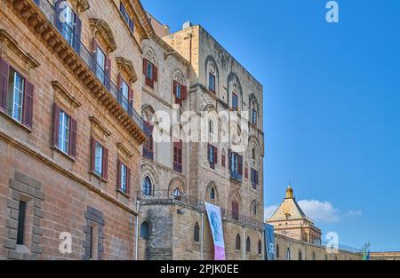 Palermo, Italia - 17 ottobre 2022: Vista sul Palazzo Normanno conosciuto anche come Palazzo reale Foto Stock