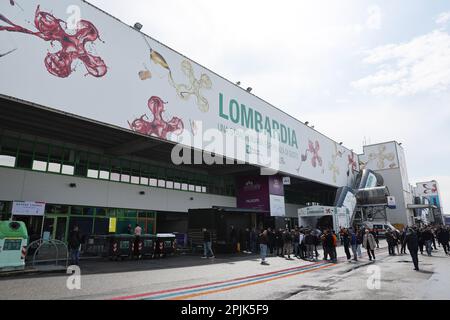 Verona, Italia. 03rd Apr, 2023. Vinitaly 2023 l'edizione 55th di Vinitaly è stata inaugurata ufficialmente a Veronafiere. Nella foto, il centro espositivo di Verona Fiere dove si svolge l'evento. Credit: Independent Photo Agency/Alamy Live News Foto Stock