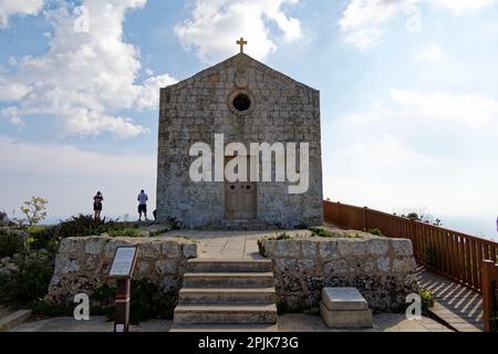 Dingli scogliere, Malta. 23rd Mar, 2023. La Cappella di San Maria Maddalena (Kappella ta 'Santa Marija Maddalena) fu costruita nel 1646 sulle scogliere di Dingli. Foto Stock