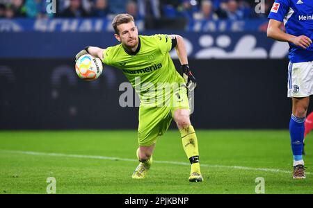 Bundesliga, Veltins Arena, FC Schalke 04 vs Bayer Leverkusen; Lukas Hradecky (LEV) Foto Stock