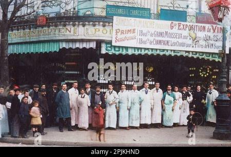 La Grande Epicerie de E.Mesureux, 90 avenue de Saint-Ouen (Saint Ouen), a l'angle de la rue Championnet, Parigi. Carte postale debutto XXeme siecle. Foto Stock