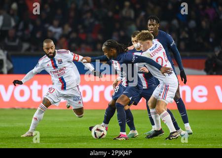 Parc des Princes, Francia, 2 aprile 2023, Julien Mattia / le Pictorium - PSG vs Lione al Parc des Princes, 2 aprile 2023 - 02/04/2023 - Francia / Ile-de-France (regione) / Parigi - Renato SANCHES in azione durante la Ligue 1 Uber mangia tra PSG e Olympique Lyonnais al Parc des Princes, 2 aprile 2023 Foto Stock