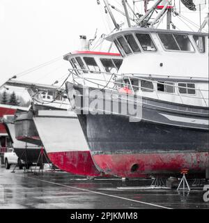 Alaska, Valdez. Barche da pesca sul molo secco. Rendering artistico. Foto Stock