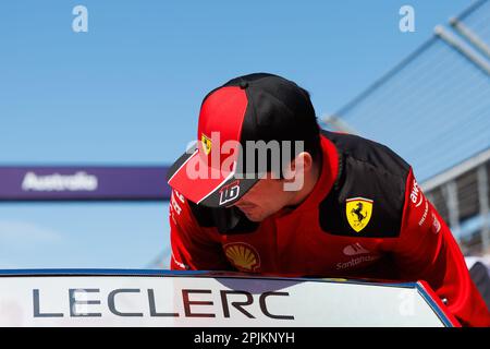 Albert Park, 2 aprile 2023 Charles Leclerc (MCO) del team Ferrari durante la sfilata del pilota. Corleve/Alamy Live News Foto Stock