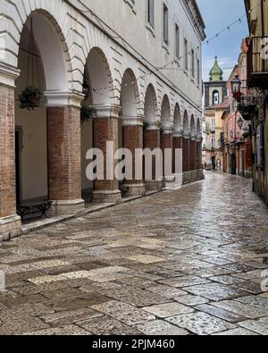 Visualizza il centro storico di Sant'Agata de' Goti, incantevole cittadina medievale situata nella provincia di Benevento, nella regione Campania, in Italia Foto Stock