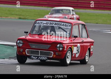 Steve Platts, Singer Chamois, HSCC Historic Road Sports con Historic Touring Cars ed Ecurie Classic, tre classificazioni combinate in un solo rac Foto Stock