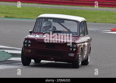 Adrian Oliver, Hillman Imp, HSCC Historic Road Sports con Historic Touring Cars ed Ecurie Classic, tre classificazioni combinate in una gara, Foto Stock