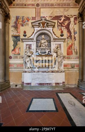 Tomba di Galileo Galilei (1564 – 1642) di Giulio Foggini, foto interna di Santa Croce, Basilica di Santa Croce di Firenze, Piazza di Santa Croce Foto Stock