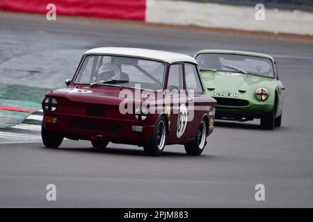 Adrian Oliver, Hillman Imp, HSCC Historic Road Sports con Historic Touring Cars ed Ecurie Classic, tre classificazioni combinate in una gara, Foto Stock