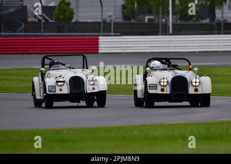 Robin Pearce, Morgan Plus 8, Alan House, Morgan Plus 4, HSCC Historic Road Sports con Historic Touring Cars ed Ecurie Classic, tre classificazioni Foto Stock