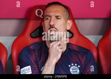 FOTO DI ARCHIVIO: Franck RIBERY avrà 40 anni il 7 aprile 2023, Franck RIBERY (FC Bayern Monaco), scettico, gesto, banco di riserva, panca sostitutiva, giocatore sostitutivo, giocatore di riserva, panchina, giocatore supplementare, azione, Soccer 1st Bundesliga, 30th matchday, matchday30, FC Bayern Munich M) - SV Werder Bremen (HB), il 20th aprile 2019 a Monaco di Baviera ALLIANZARENA, LE NORMATIVE DFL VIETANO L'USO DELLE FOTOGRAFIE COME SEQUENZE DI IMMAGINI E/O QUASI-VIDEO. ? Foto Stock