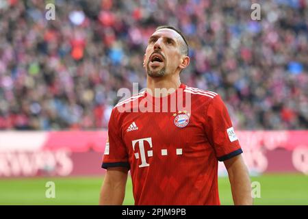 FOTO DI ARCHIVIO: Franck RIBERY avrà 40 anni il 7 aprile 2023, Franck RIBERY (FC Bayern Monaco), guarda in incredulità verso l'alto, rassegnato, azione, immagine singola, motivo singolo ritagliato, mezza cifra, mezza cifra. Soccer 1st Bundesliga, 23rd matchday, matchday23, FC Bayern Monaco M) - Hertha BSC Berlino (B) 1-0, il 23rd febbraio 2019 a Monaco di Baviera ALLIANZARENA, LE NORMATIVE DFL VIETANO QUALSIASI USO DI FOTOGRAFIE COME SEQUENZE DI IMMAGINI E/O QUASI-VIDEO. ? Foto Stock