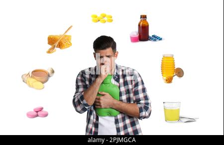 Malato con bottiglia di acqua calda circondata da diversi farmaci e prodotti per il trattamento delle malattie su sfondo bianco Foto Stock