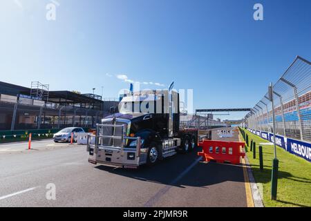 MELBOURNE, AUSTRALIA - 17 2022 MARZO: Costruzione di piste e preparazione per il Gran Premio d'Australia di Formula 1 2023 che si terrà dal 30 marzo al 2nd 20 aprile Foto Stock