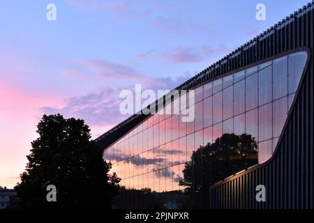 POLIN - Museo di Storia degli ebrei polacchi, edificio moderno esterno a Varsavia Polonia. Progettato dall'architetto finlandese Rainer Mahlamäki. Foto Stock