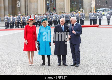 Elke Büdenbender, Königin Gemahlin Camilla, König Carlo III Und Bundespräsident Frank-Walter Steinmeier , Staatsbesuch in Deutschland Foto Stock