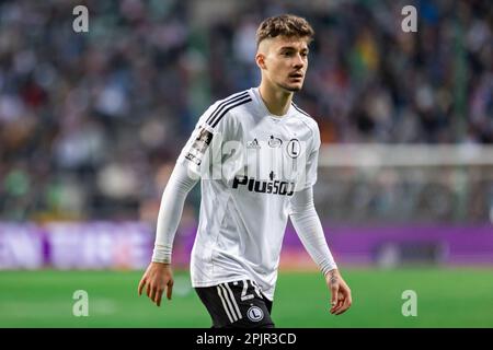 Varsavia, Polonia. 01st Apr, 2023. Ernest Muci di Legia visto durante la partita della PKO Ekstraklasa League tra Legia Warszawa e Rakow Czestochowa al Maresciallo Jozef Pilsudski Legia Warsaw Municipal Stadium. Punteggio finale; Legia Warszawa 3:1 Rakow Czestochowa. Credit: SOPA Images Limited/Alamy Live News Foto Stock