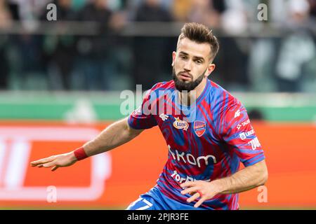 Varsavia, Polonia. 01st Apr, 2023. Mateusz Wdowiak di Rakow visto durante l'incontro polacco della PKO Ekstraklasa League tra Legia Warszawa e Rakow Czestochowa al Maresciallo Jozef Pilsudski Legia Warsaw Municipal Stadium. Punteggio finale; Legia Warszawa 3:1 Rakow Czestochowa. Credit: SOPA Images Limited/Alamy Live News Foto Stock