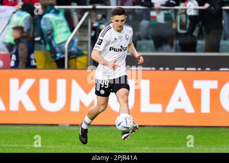 Varsavia, Polonia. 01st Apr, 2023. Bartosz Sissz di Legia in azione durante l'incontro polacco della PKO Ekstraklasa League tra Legia Warszawa e Rakow Czestochowa al Maresciallo Jozef Pilsudski Legia Warsaw Municipal Stadium. Punteggio finale; Legia Warszawa 3:1 Rakow Czestochowa. (Foto di Mikolaj Barbanell/SOPA Images/Sipa USA) Credit: Sipa USA/Alamy Live News Foto Stock