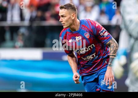 Varsavia, Polonia. 01st Apr, 2023. Sebastian Musiolik di Rakow visto durante l'incontro polacco della PKO Ekstraklasa League tra Legia Warszawa e Rakow Czestochowa al Maresciallo Jozef Pilsudski Legia Warsaw Municipal Stadium. Punteggio finale; Legia Warszawa 3:1 Rakow Czestochowa. (Foto di Mikolaj Barbanell/SOPA Images/Sipa USA) Credit: Sipa USA/Alamy Live News Foto Stock