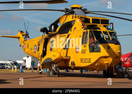 Westland WS-61 Sea King HAR3 elicottero XZ597 in esposizione al Royal International Air Tattoo, RAF Fairford, Regno Unito. Ex RAF ad uso civile come G-SKNG Foto Stock