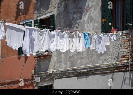 Lavanderia, Clothesline, Case, Distretto, Castello, Venezia, Venezia, Veneto, Italia Foto Stock