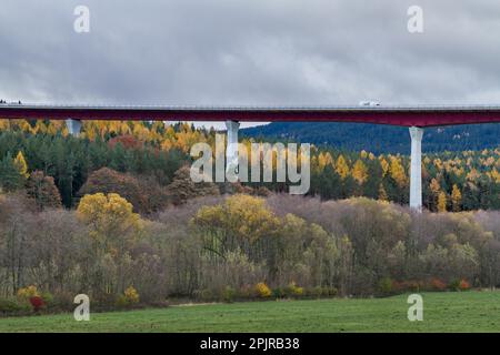 Viadotto autostradale nella Foresta Turingia Foto Stock