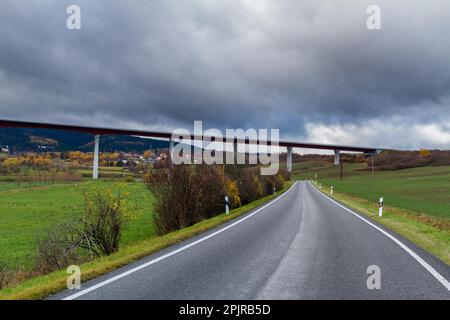 Viadotto autostradale nella Foresta Turingia Foto Stock