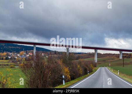 Viadotto autostradale nella Foresta Turingia Foto Stock