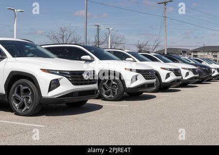 Avon - circa Aprile 2023: Concessionaria Hyundai Motor Company. Hyundai offre Tucson, Palisade, Elantra e IONiQ 5. Foto Stock