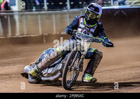 Tom Brennan in azione durante il Peter Craven Memorial Trophy al National Speedway Stadium di Manchester, lunedì 3rd aprile 2023. (Foto: Ian Charles | NOTIZIE MI) Credit: NOTIZIE MI & Sport /Alamy Live News Foto Stock