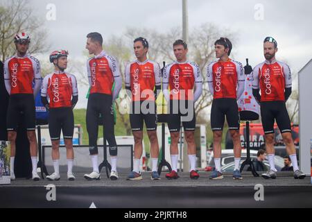 Vitoria-Gasteiz, Spagna. 3rd Apr, 2023. I piloti di Cofidis nella presentazione durante la 1st tappa del Paese Basco Itzulia 2023 tra Vitoria-Gasteiz e Labastida, il 03 aprile 2023, a Vitoria-Gasteiz, Spagna. (Foto di Alberto Brevers/Pacific Press) Credit: Pacific Press Media Production Corp./Alamy Live News Foto Stock