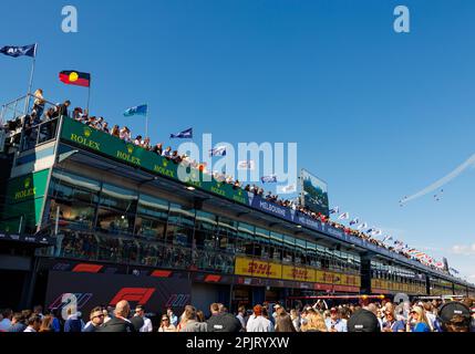 Melbourne, Australia. 02nd Apr, 2023. MELBOURNE, AUSTRALIA, circuito Albert Park Street, 2 aprile: Pit lane durante il Gran Premio d'Australia di Formula uno all'Albert Park Street Circuit il 2 aprile 2023. Formula 1 - F1 Motorsport, immagine a pagamento, foto e copyright © PETERSON Mark/ ATP Images (PETERSON Mark/ATP/SPP) Credit: SPP Sport Press Photo. /Alamy Live News Foto Stock