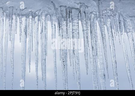Ciclicoli appesi sul tetto, la vita invernale nel nord del Giappone, città di Yokote, Akita, Tohoku, Giappone, Asia orientale, Asia Foto Stock