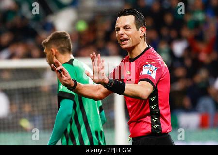 Reggio Emilia, Italia. 03rd Apr, 2023. L'arbitro Pezzuto in occasione di US Sassuolo vs Torino FC, campionato italiano di calcio Serie A match a Reggio Emilia, Italia, Aprile 03 2023 Credit: Independent Photo Agency/Alamy Live News Foto Stock