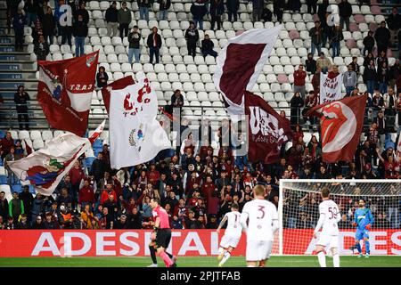 Reggio Emilia, Italia. 03rd Apr, 2023. Tifosi di Torino durante US Sassuolo vs Torino FC, calcio italiano Serie A match in Reggio Emilia, Italy, April 03 2023 Credit: Independent Photo Agency/Alamy Live News Foto Stock