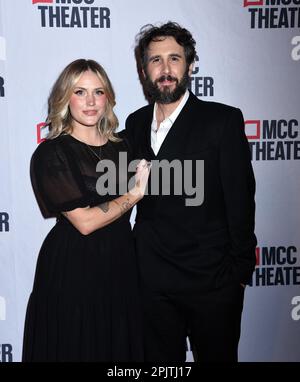 3 aprile 2023, New York, NY, Stati Uniti: 3 aprile 2023, New York, New York, Stati Uniti: Natalie McQueen e Josh Groban partecipano al MCC TheaterÃs Miscast23 all'Hammerstein Ballroom del Manhattan Center di New York. (Credit Image: © Image Press/PI Press via ZUMA Press Wire) SOLO PER USO EDITORIALE! Non per USO commerciale! Foto Stock