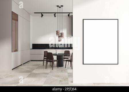 Bianco casa cucina interno con tavolo da pranzo, sedie e ripiani con utensili da cucina, piastrelle chiaro pavimento in cemento. Elegante zona pranzo e cucina. Simulazione Foto Stock