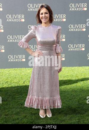 02 aprile 2023 - Londra, Inghilterra, Regno Unito - Arlene Phillips partecipa agli Olivier Awards 2023, Royal Albert Hall Foto Stock