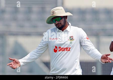 Shakib al Hasan durante il solo test match tra Bangladesh e Irlanda allo Sher-e-Bangla National Cricket Stadium, Mirpur, Dhaka, Bangladesh. Foto Stock