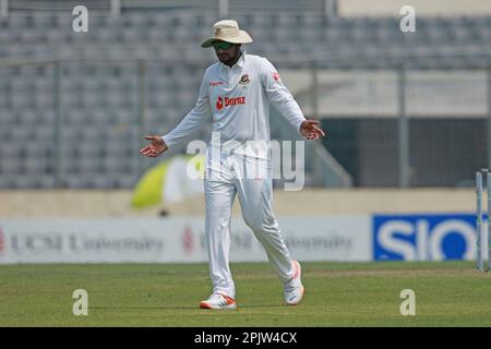 Shakib al Hasan durante il solo test match tra Bangladesh e Irlanda allo Sher-e-Bangla National Cricket Stadium, Mirpur, Dhaka, Bangladesh. Foto Stock