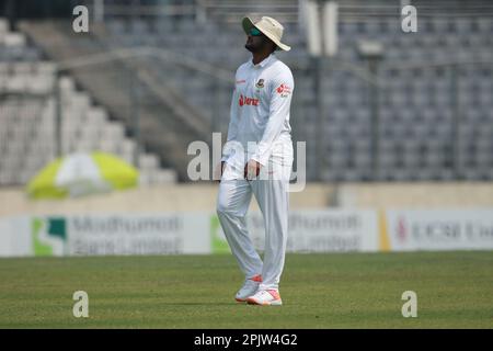 Shakib al Hasan durante il solo test match tra Bangladesh e Irlanda allo Sher-e-Bangla National Cricket Stadium, Mirpur, Dhaka, Bangladesh. Foto Stock