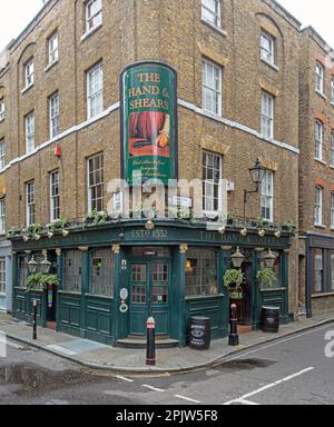 Il pub Hand and and Shears a Londra, Regno Unito Foto Stock