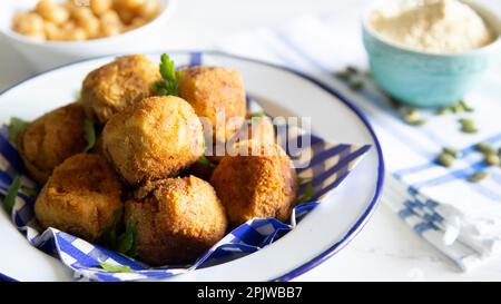 Polpette vegane con pasta di ceci. Foto Stock