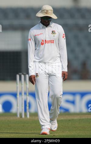 Shakib al Hasan durante il solo test match tra Bangladesh e Irlanda allo Sher-e-Bangla National Cricket Stadium, Mirpur, Dhaka, Bangladesh. Foto Stock