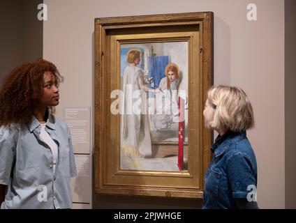 Tate Britain, Londra, Regno Unito. 4th Apr, 2023. Il Rossetti, una grande mostra che illustra il romanticismo e il radicalismo della generazione Rossetti in 150 dipinti e disegni, oltre che in fotografia, design e poesia. Questa è la prima retrospettiva di Dante Gabriel Rossetti a Tate e la più grande mostra delle sue immagini iconiche in due decenni, anche la prima retrospettiva completa di Elizabeth Siddal per 30 anni. Immagine: Dante Gabriel Rossetti, Ecce Ancilla Domini!, 1849-50. Credit: Malcolm Park/Alamy Live News Foto Stock