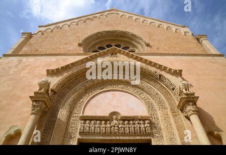 La basilica di Santa Caterina d'Alessandria, uno dei più famosi monumenti gotici della Puglia, è un edificio nel centro storico di Galatina, Apu Foto Stock