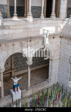 Insolite piccole statue nel Museo Nazionale delle piastrelle, Lisbona, Portogallo Foto Stock